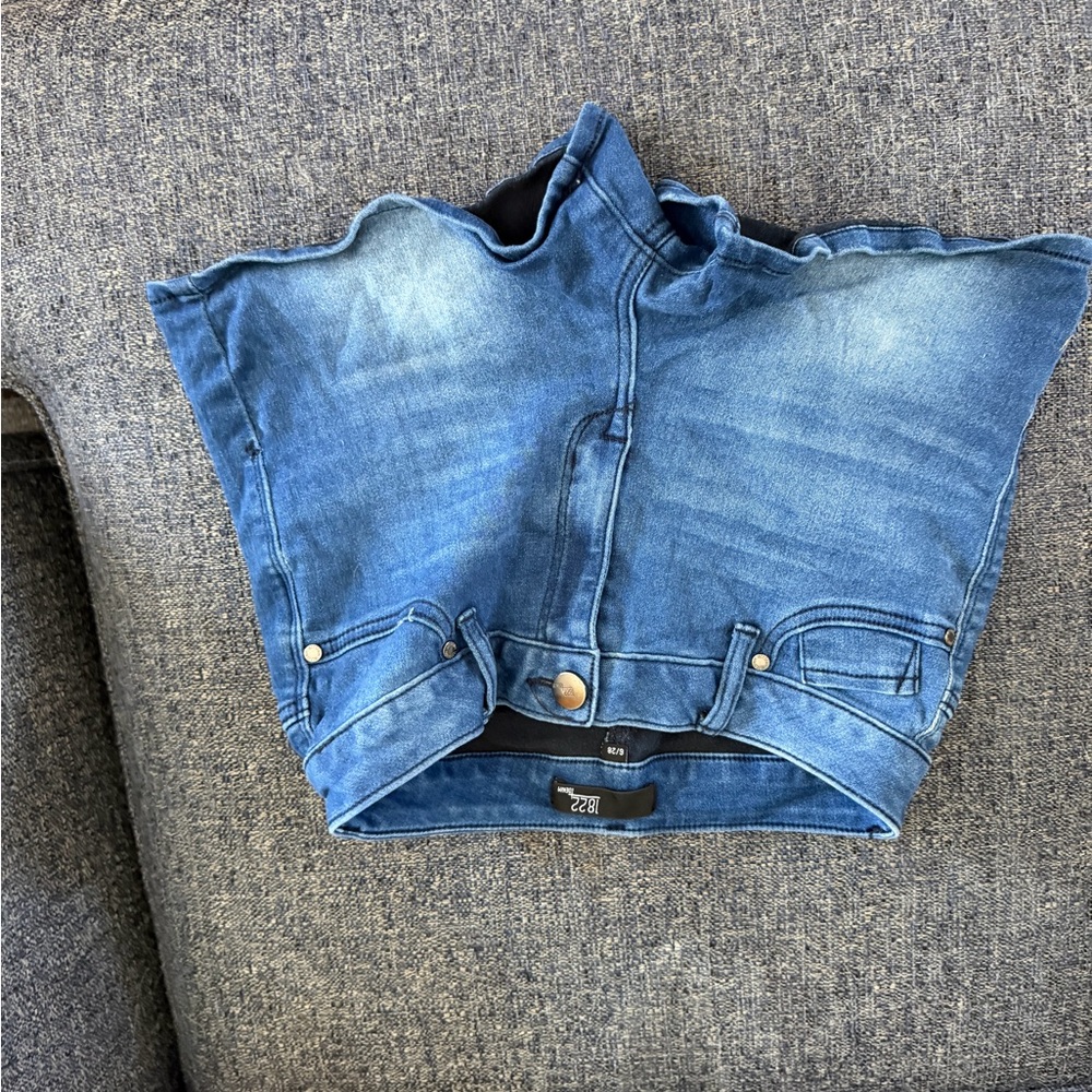 1822 Denim High-Rise Blue Jean Shorts – Size 8 / 28